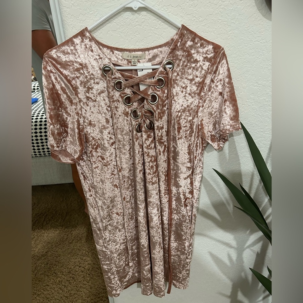 Brand new with tags
Never worn
Cute dress